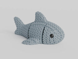 GESTRICKTER BEWEGLICH GEGLIEDERTER HAI