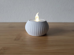 GESTRICKTER TEELICHTHALTER