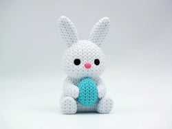 GESTRICKTER HASE MIT OSTEREI