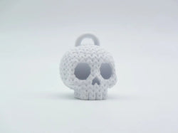 GESTRICKTER HALLOWEEN-TOTENKOPF-SCHLÜSSELANHÄNGER