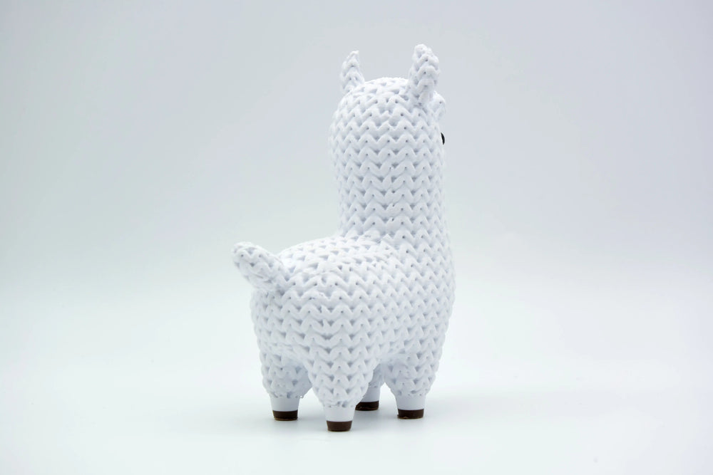 GESTRICKTER LAMA