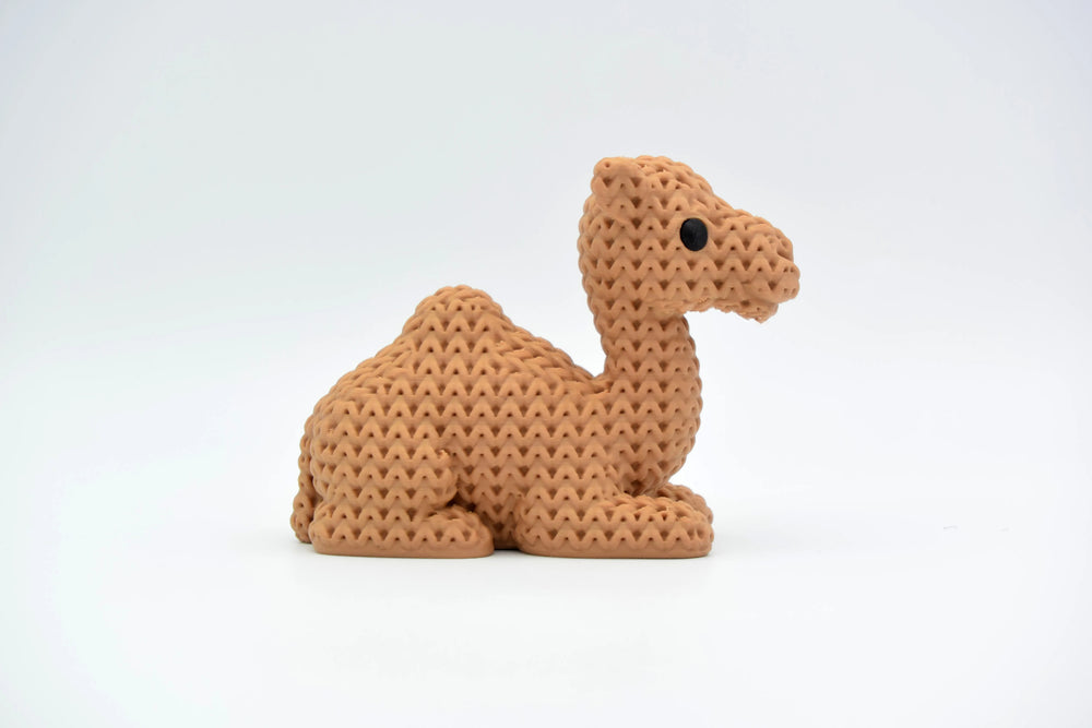 GESTRICKTES KAMEL