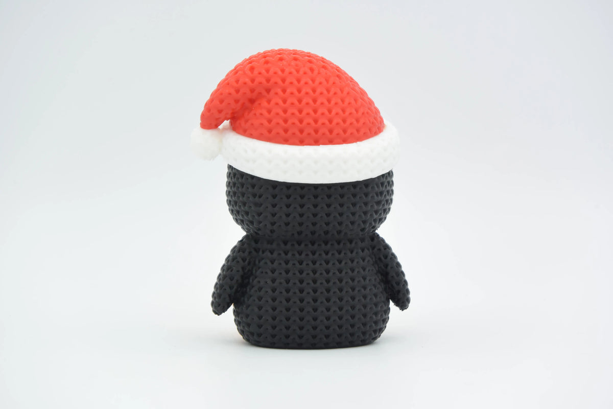 GESTRICKTER PINGUIN MIT WEIHNACHTSMÜTZE - WEIHNACHTEN