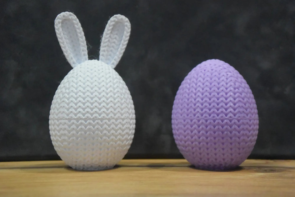 GESTRICKTER OSTER-EIERBEHÄLTER MIT HASENOHREN